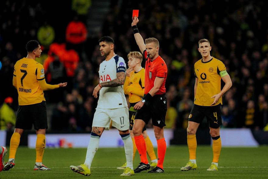 Лига Чемпионов (7-й тур): «Тоттенхэм» (Лондон, Англия) — «Боруссия» (Дортмунд, Германия). Заслуженное поражение гостей...
