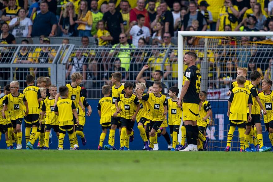 bundesliga-3-y-tur-borussiya-dortmund-khaydenkhaym-pered-matchem