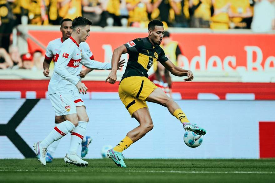 bundesliga-5-y-tur-borussiya-dortmund-bokhum-volevaya-pobeda-khozyaev